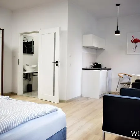 Adler - Spokojna Okolica, Blisko Cntrum 3* 우스트론