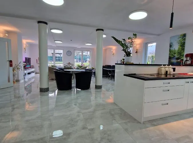 Adler - Spokojna Okolica, Blisko Cntrum אוסטראון